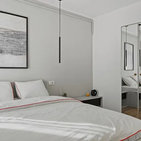 Fantastic In Magheru Bucarest